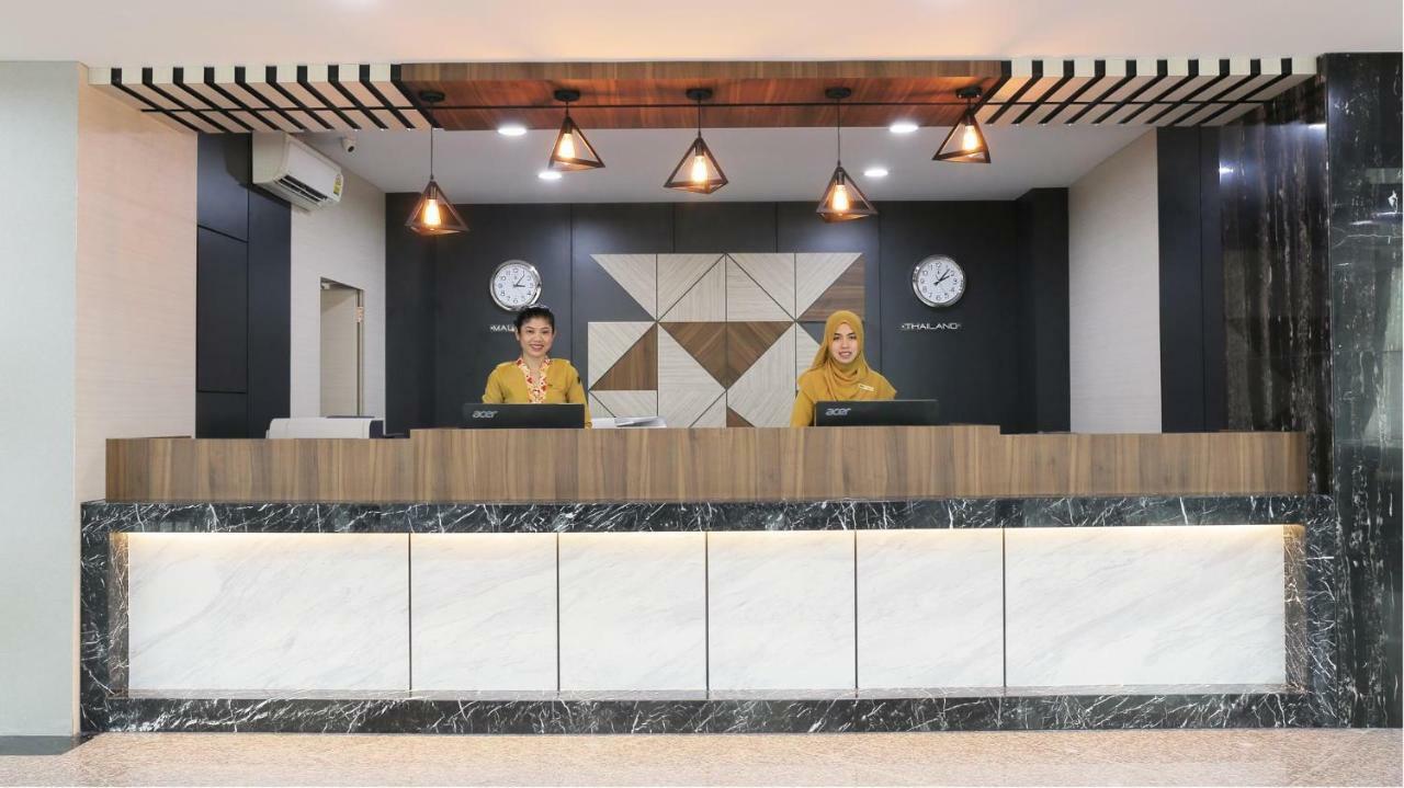 M Soho Danok Hotel Sadao Bagian luar foto